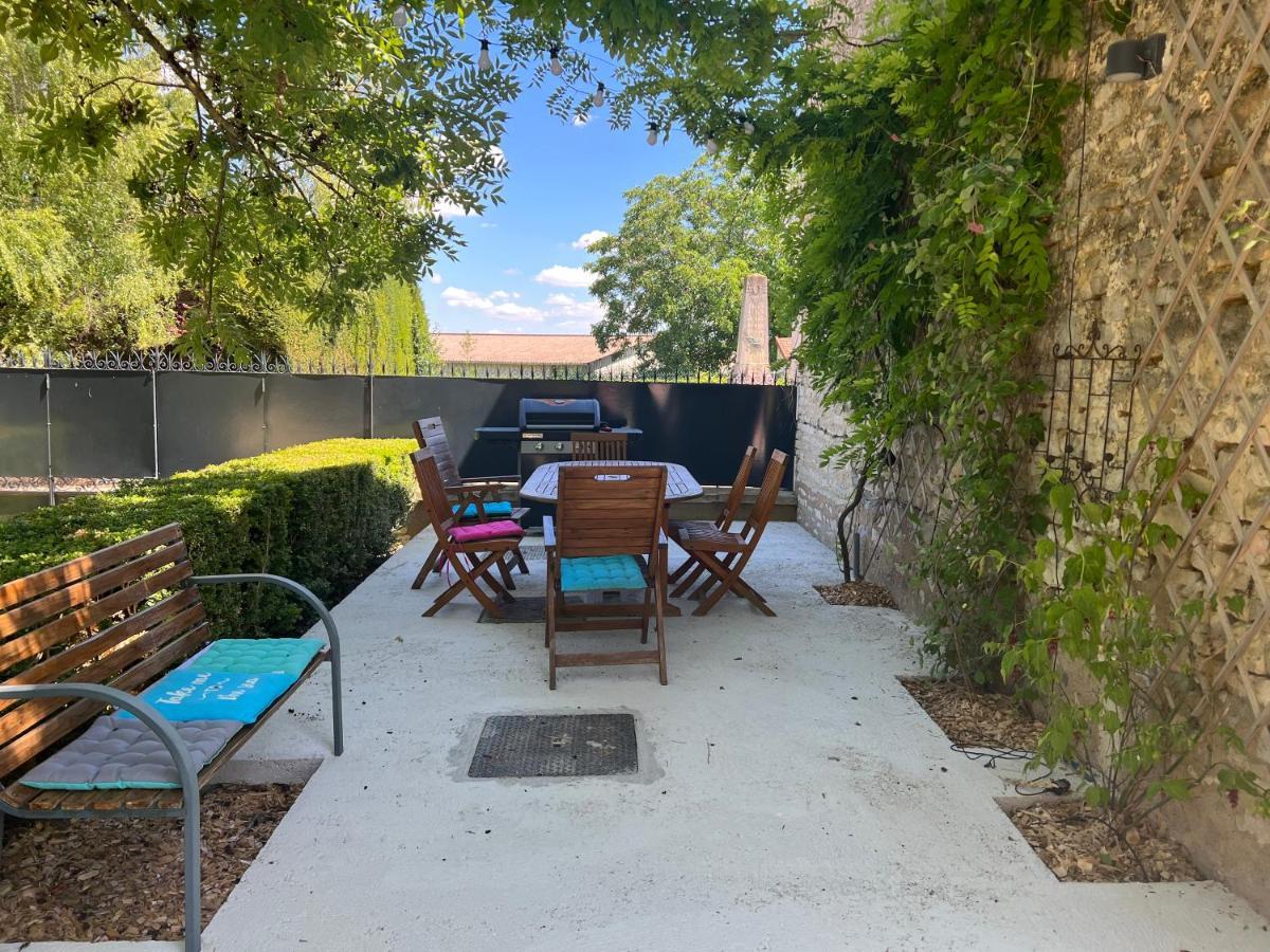 La Petite Maison De Celine & Frederic Avec Piscine A Préhy Buitenkant foto